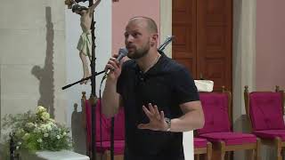 Od svjetovnog sjaja do Kristovog zagrljaja: Svjedočanstvo Al